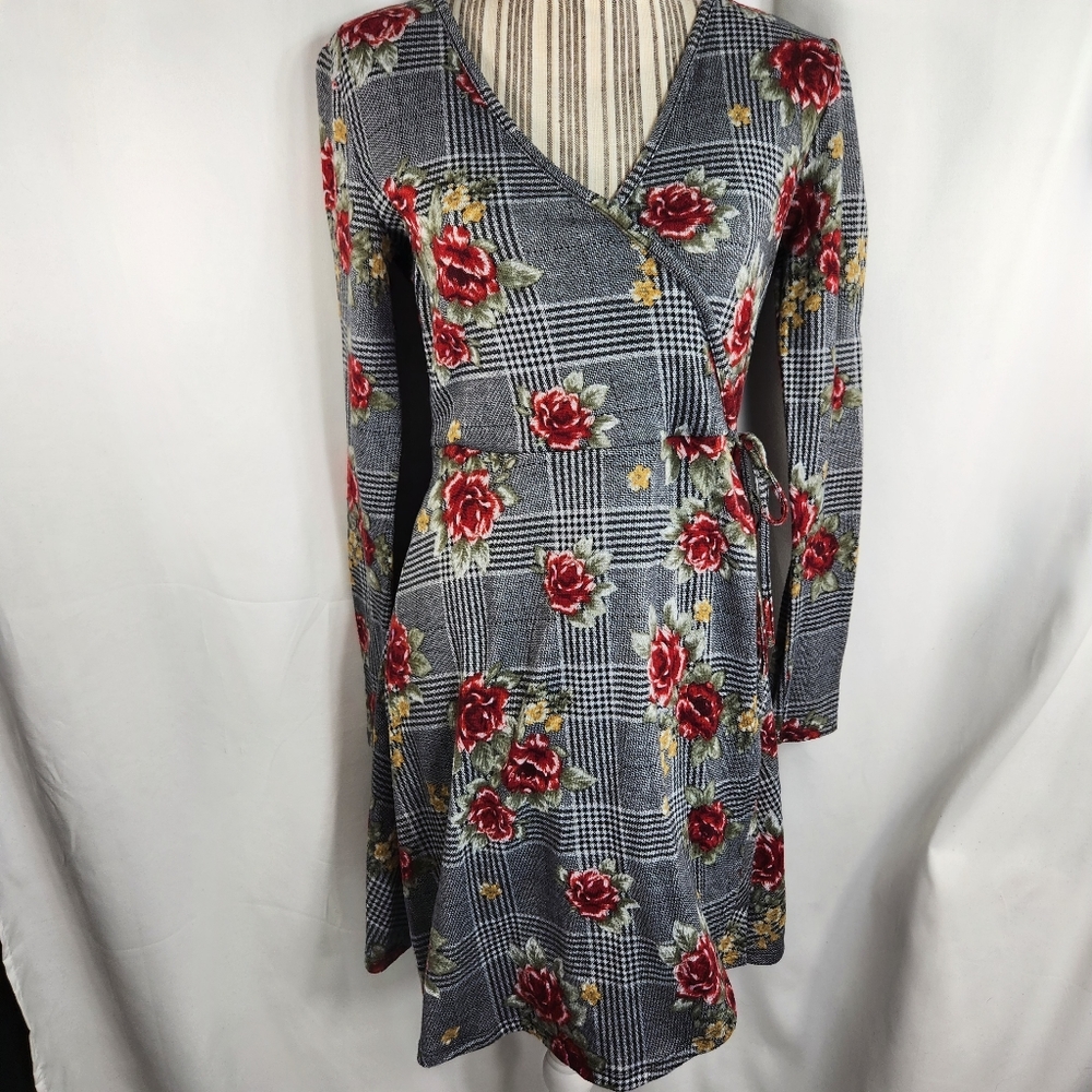 No Comment NY-LA Faux Wrap Black Grey Red Floral Plaid Dress Size Medium